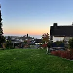 Mit Terrasse Und Eigenem Garten In Ortsrandlage