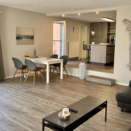 Mit Terrasse Und Eigenem Garten In Ortsrandlage