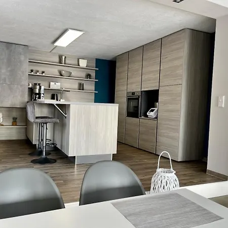 아파트 Mit Terrasse Und Eigenem Garten In Ortsrandlage