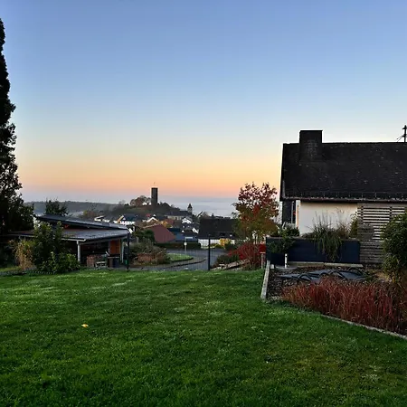 Mit Terrasse Und Eigenem Garten In Ortsrandlage
