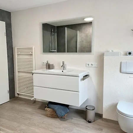 Mit Terrasse Und Eigenem Garten In Ortsrandlage *