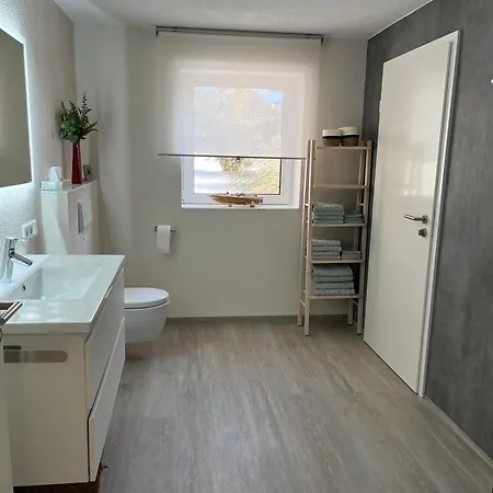 Appartement Mit Terrasse Und Eigenem Garten In Ortsrandlage *
