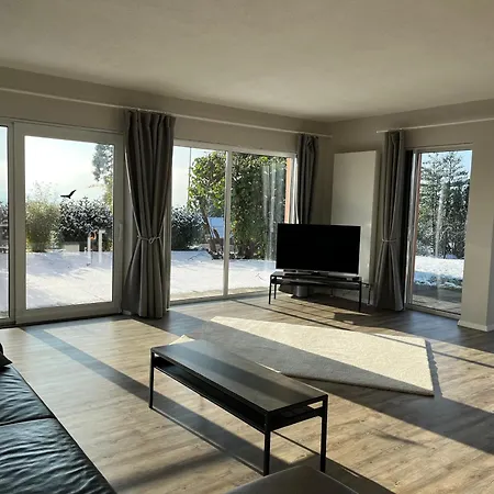 Mit Terrasse Und Eigenem Garten In Ortsrandlage *