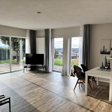 아파트 Mit Terrasse Und Eigenem Garten In Ortsrandlage Hartenfels