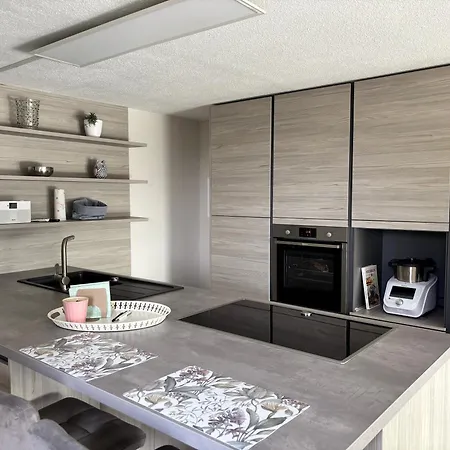 Apartment Mit Terrasse Und Eigenem Garten In Ortsrandlage