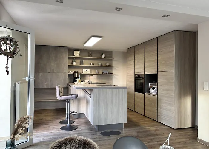 Mit Terrasse Und Eigenem Garten In Ortsrandlage *